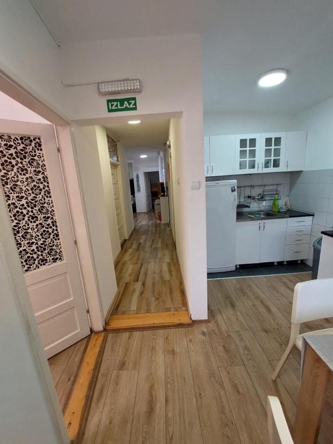 Hostel Inn Downtown Belgrade Exterior photo