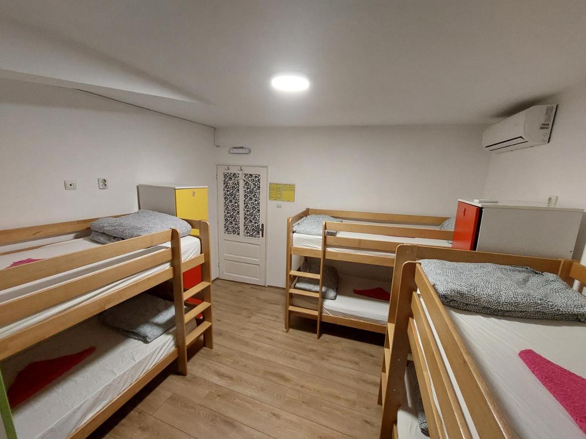 Hostel Inn Downtown Belgrade Exterior photo