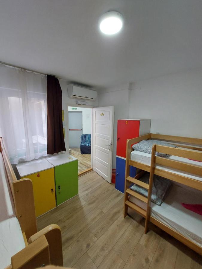 Hostel Inn Downtown Belgrade Exterior photo