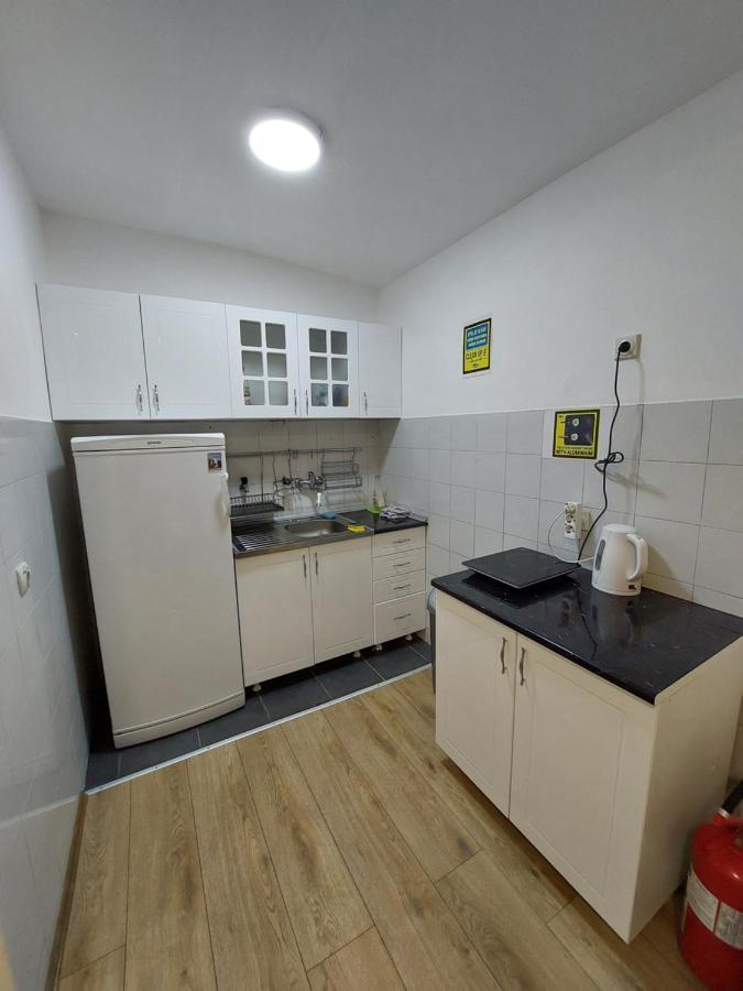 Hostel Inn Downtown Belgrade Exterior photo