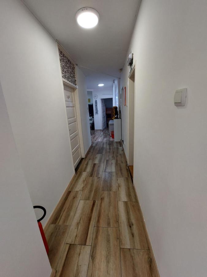Hostel Inn Downtown Belgrade Exterior photo
