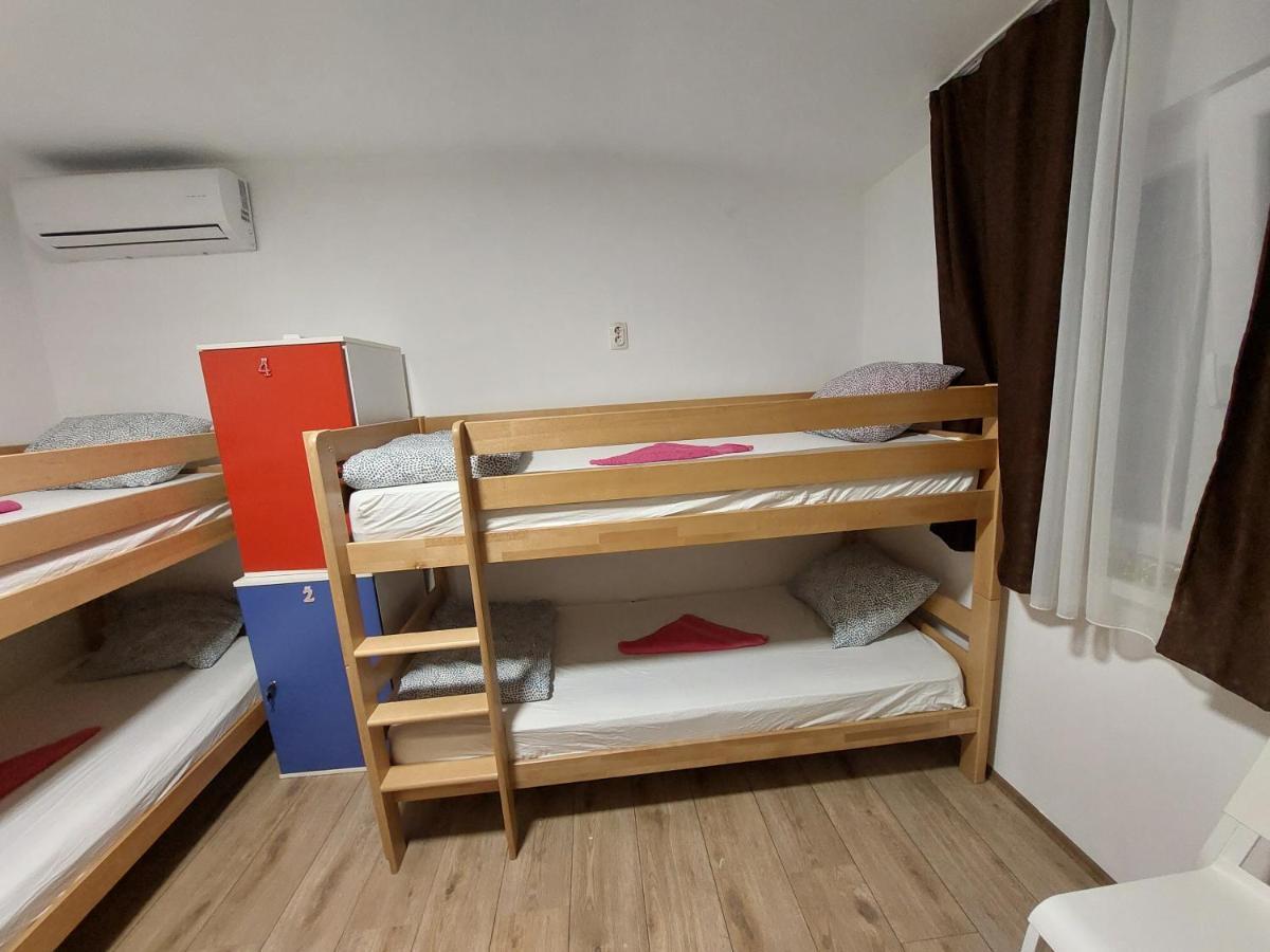 Hostel Inn Downtown Belgrade Exterior photo