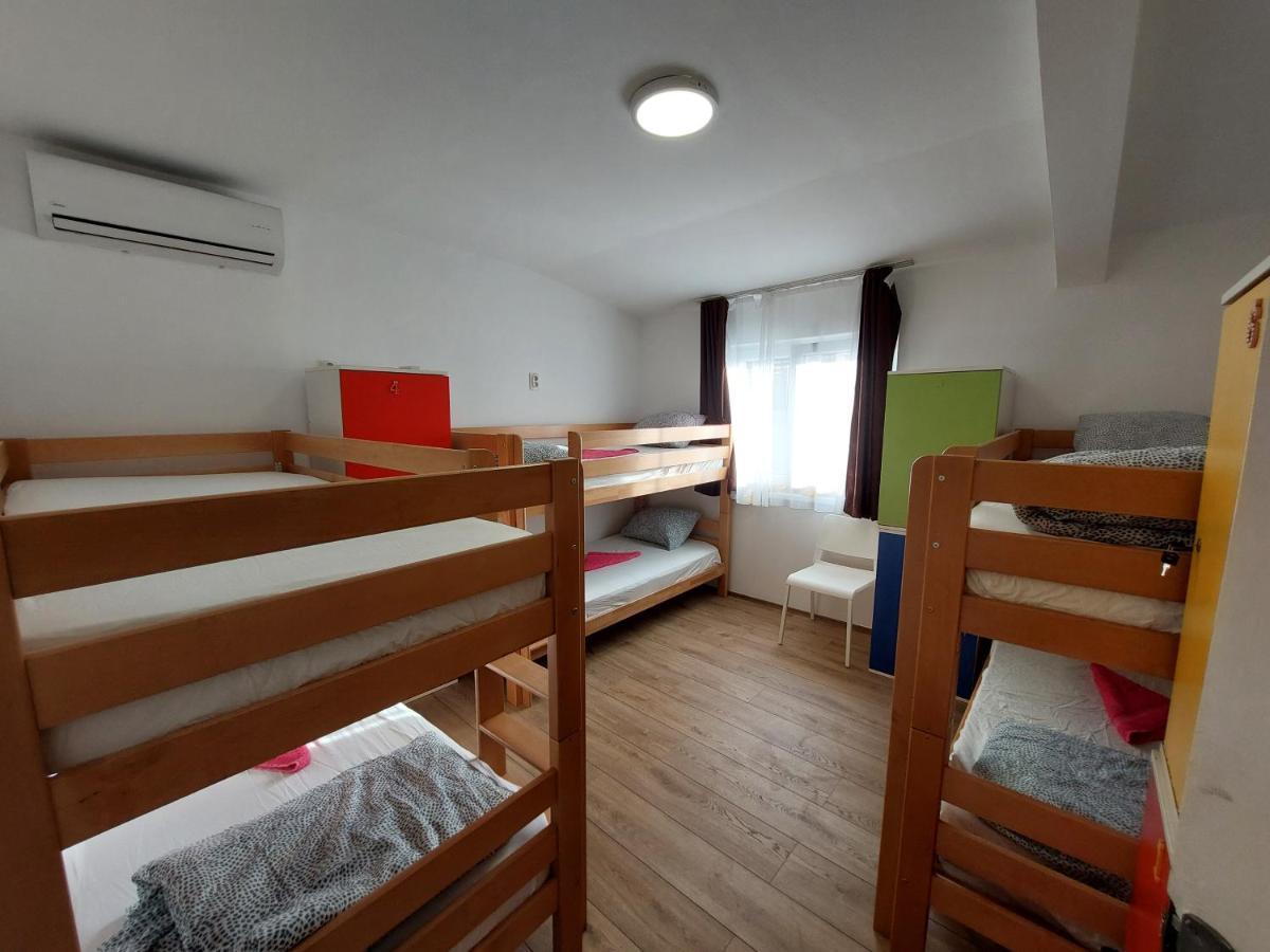 Hostel Inn Downtown Belgrade Exterior photo