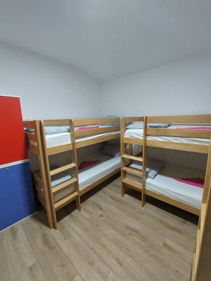 Hostel Inn Downtown Belgrade Exterior photo
