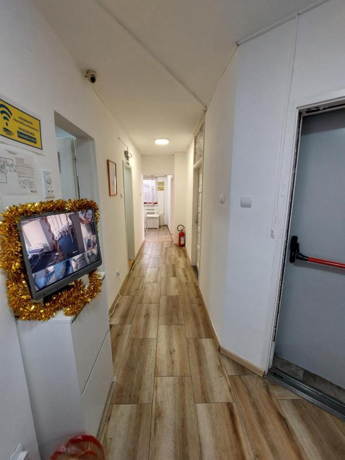 Hostel Inn Downtown Belgrade Exterior photo