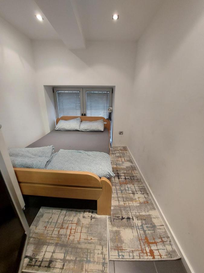 Hostel Inn Downtown Belgrade Room photo