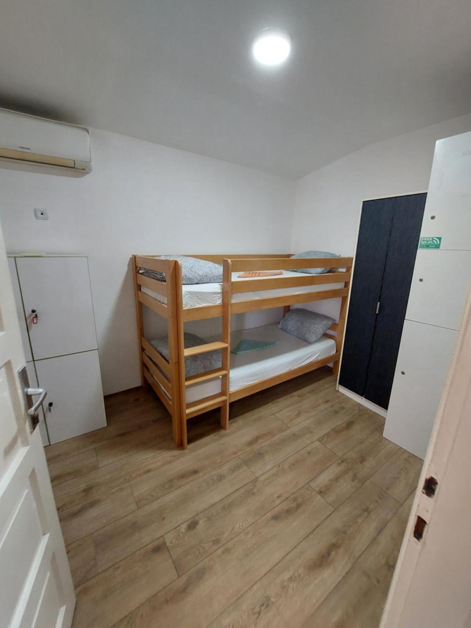 Hostel Inn Downtown Belgrade Exterior photo