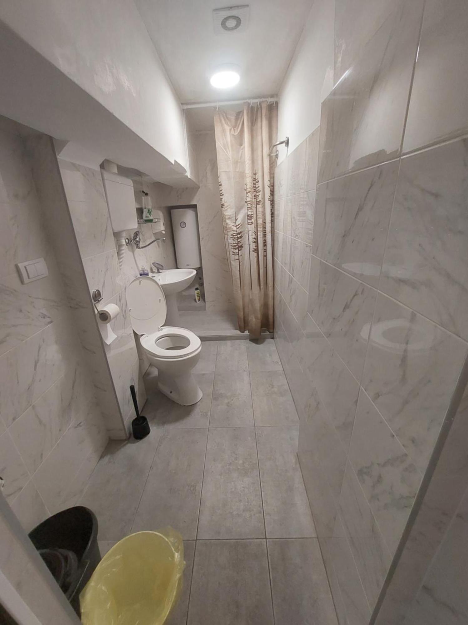 Hostel Inn Downtown Belgrade Exterior photo