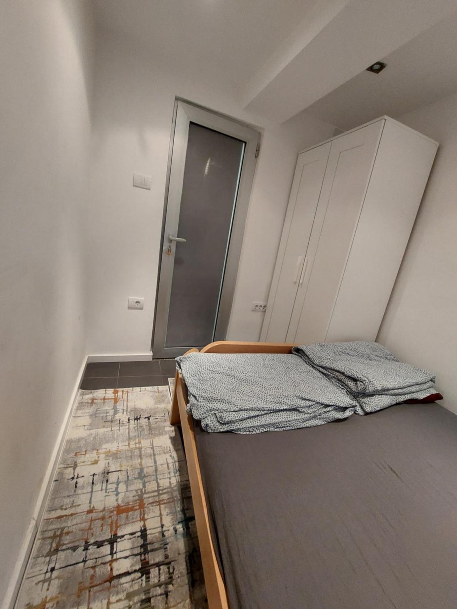 Hostel Inn Downtown Belgrade Exterior photo